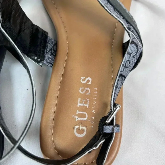 Guess Los Angeles Size 7.5 Sandal Thong Casual Gray Black - Picture 6 of 9
